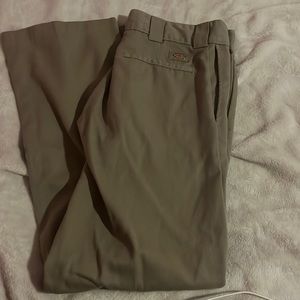these are dickies (brand) the color is khaki. they are 874 original fit (women)